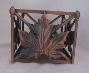 Bath & Body Works Candle Sleeve Holder Holds 14.5 oz Candle Square Leaf NEW - Bild 1 von 2