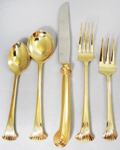 GOLD ARISTOCRAT 5 Piece Place Setting NEW NEVER USED - Picture 1 of 21