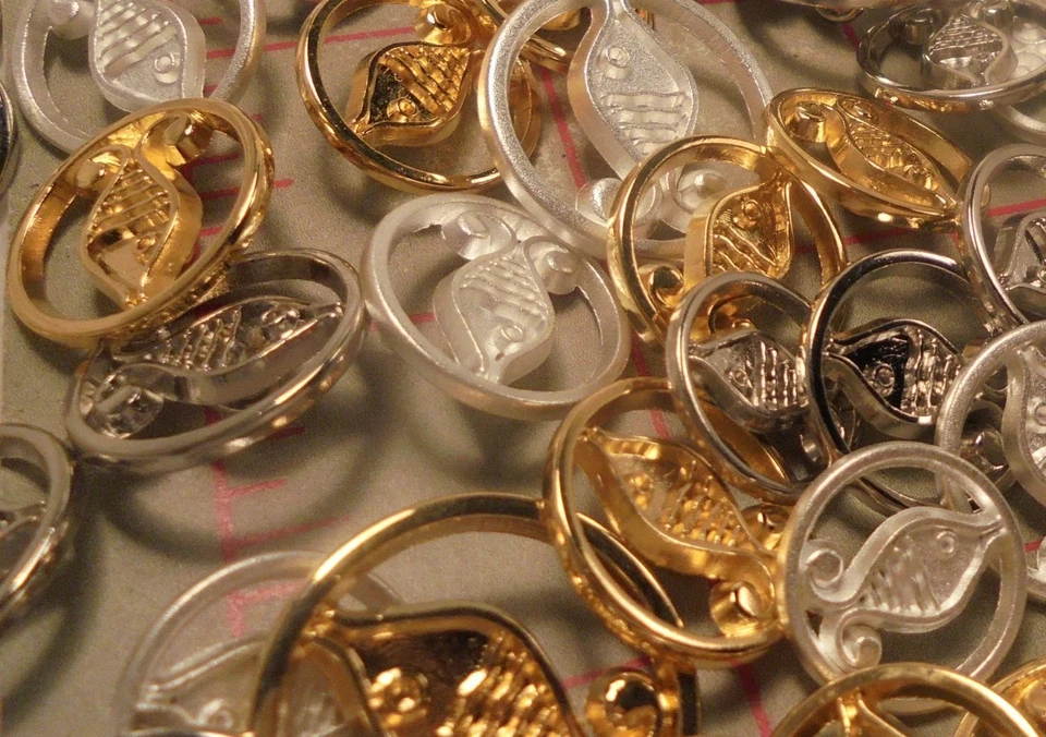 25 Large Metal Shank Buttons Shiny Gold Single Fish Design 1" 26mm Made in Italy - Image 1 of 4