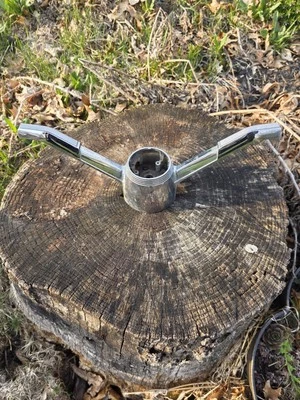 68-69 CADILLAC DEVILLE FLEETWOOD VOLANTE BOCINA ANILLO OEM SIN tapa central Foto 1 de 4