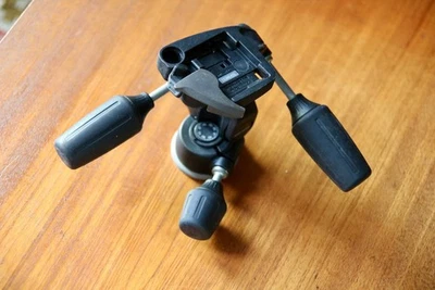 Manfrotto 804RC2 3-Way Pan/Tilt Tripod Head – RC2 Quick Release, Italy - Image 1 of 4