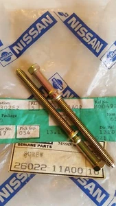 Nissan Sunny B11,headlamp adjuster screws.New Genuine pair.26022-11A00 - Picture 1 of 1