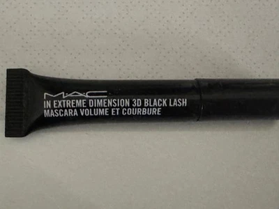 MAC EXTREME DIMENSION 3D mini travel BLACK LASH MASCARA VOLUME ET COURBURE 0,06g - Bild 1 von 2