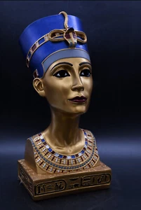 Ancient Egyptian Statue Queen NEFERTITI The most beautiful lady in Ancient Egypt - Picture 1 of 8
