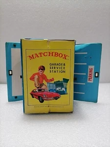 MATCHBOX GARAGE SERVICE  - Vintage  Suitcase , Lesney products 1966 - Picture 1 of 11