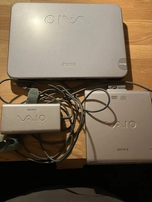 Sony Vaio PCG SRX41P Schwarz Deutsch Layout 60GB 256MB DVD Laufwerk Laptop - Bild 1 von 4