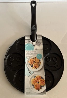 Sartén para panqueques Martha Stewart cara divertida - caras sonrientes - aluminio fundido NS - nueva Foto 1 de 4