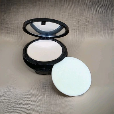 MALLY PORELESS PERFECTION FOUNDATION FAIR NWOB  - Image 1 of 3