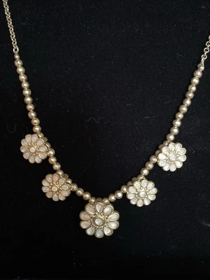 "Collar Lucky Brand oro cepillado flores margaritas ajustable 21,5""" Foto 1 de 4