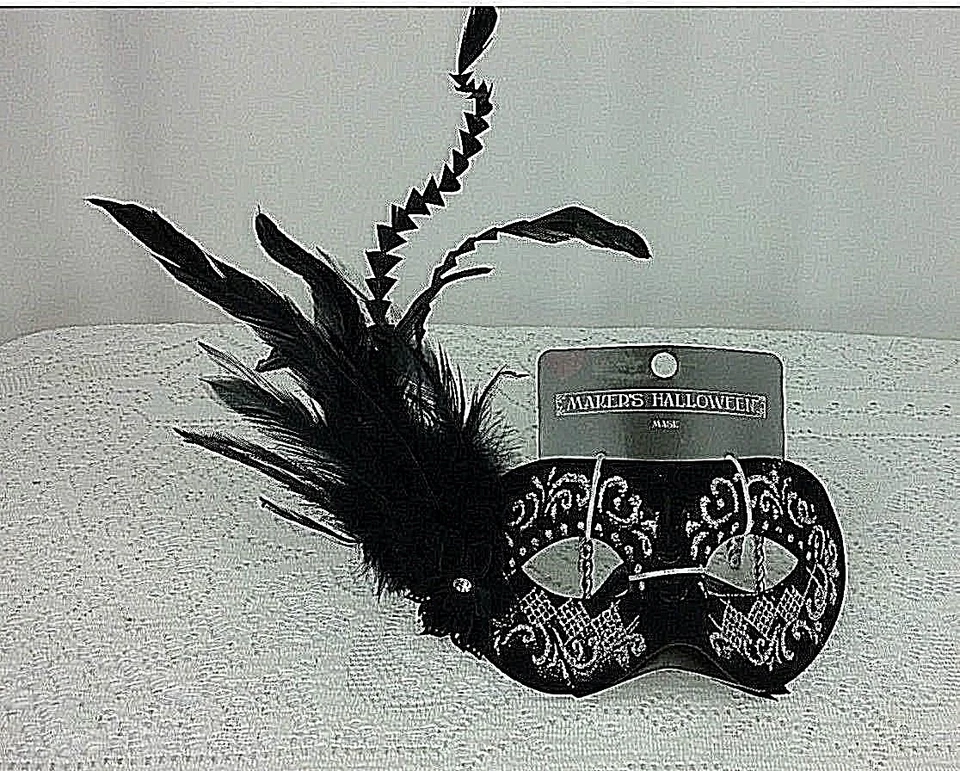 Masquerade Mask Womens Costume Black Silver Glitter Feathers Party Sparkle - Imagem 1 de 2
