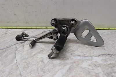 Clavija de pie izquierda para conductor Suzuki Hayabusa 1999-2007 con pedal de cambio Foto 1 de 4