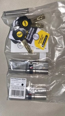 Pair Keyed Alike Yale Platinum 3 Star Cylinder - 40/50 Chrome (35-10-45  90mm) - Image 1 of 4