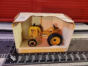 John Deere LI 1/16 Diecast Industrial Tractor Replica Collectible By SpecCast - Picture 1 of 6