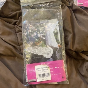 Sciarpa vintage centrini Santa Fe 14” x 32” bianco sporco nuova in confezione - Foto 1 di 4