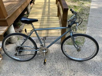 1984 SCHWINN HIGH SIERRA - VINTAGE MOUNTAIN BIKE - Image 1 of 4