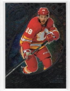 Elias Lindholm 22-23 Metal Universe Base Common #18 Calgary Flames - Picture 1 of 1