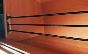 NUEVO SISTEMA DE SEGURIDAD ELÁSTICO ARMARIO SUPERIOR AUTOCARAVANA TOPPLEGUARD - Imagen 1 de 11