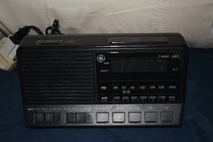 Vintage GE General Electric Alarm Clock 7-4648B Black AM/FM Radio Dual Alarm - Picture 1 of 7