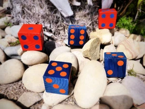 1 Jumbo Césped Patio Madera DICE Broncos Gators Pepperdine Azul Naranja Yahtzee, Bunco - Imagen 1 de 7
