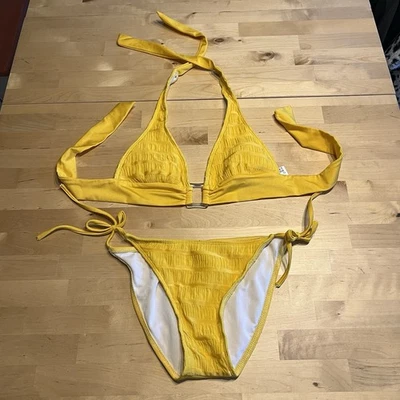 Traje de baño bikini Guess pequeño-top medio-fondo corbata triángulo amarillo logotipo Y2K Foto 1 de 4
