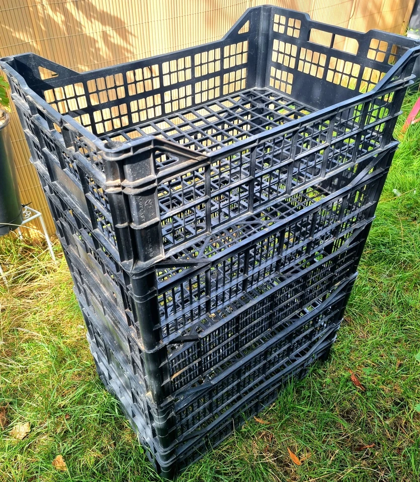 4 x Large Plastic Stackable Garden Crate Tray 60x40x20cm Storage Box Container - Image 1 of 4