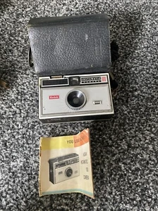 Cámara Kodak Instamatic 100 vintage con estuche de cuero - Imagen 1 de 7