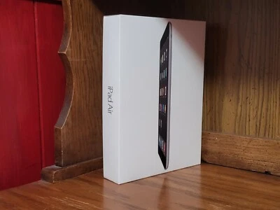 Apple iPad Air 1st Gen. 16GB, Wi-Fi, 9.7in - Space Gray (CA) - Image 1 of 3