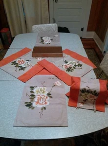 Beyond beijing, chinese dining linens set. Runner, teapot cover 2 pillow cases. - Picture 1 of 8