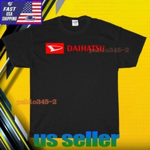 NUOVA CAMICIA DAIHATSU LOGO T-SHIRT UNISEX DIVERTENTE AMERICANA USA TAGLIA S-5XL - Foto 1 di 7