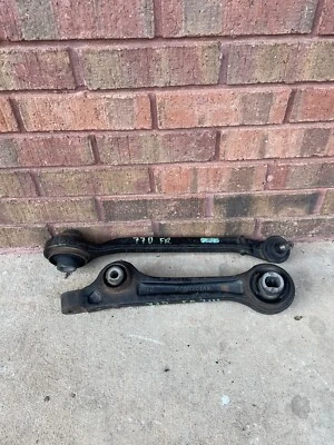 Chrysler 300 SRT8 2012 6,4 L OEM brazos de control de rueda delantera derecha 116 k (7111) 77P Foto 1 de 4