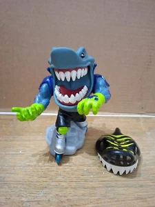 Mattel 1995 Street Sharks Streex Series 3 Blades - rotelle sane con maschera - Foto 1 di 9