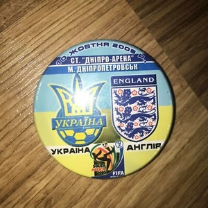 free post. Pin (badge) Ukraine - England 2009 PLASTIC - Picture 1 of 1