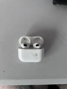 Apple AirPod (3ème génération) - Photo 1 sur 4