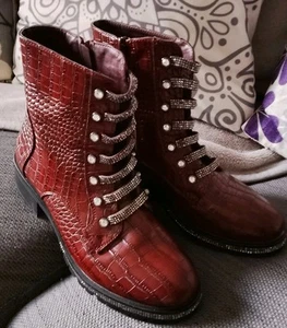 Women's Burgundy Unbranded Faux Crocodile Ankle Boots. Size EU37 UK4. Pre-owned - Picture 1 of 10
