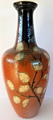 Ancien vase, jarre en céramique glaçurée et peinte, signature à déchiffrer. - Photo 1/4