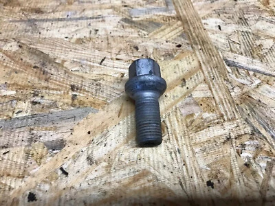 MERCEDES BENZ E350 E63 C63 E550 C350 FABRICANTE DE EQUIPAMENTO ORIGINAL 10-15 PARAFUSO PORCA ARO RODA PARAFUSO PARAFUSO PRISIONEIRO - Imagem 1 de 3