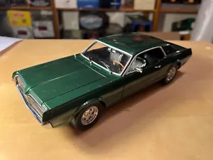 MERCURY COUGAR XR7 1967 SUNSTAR 1:18 coche escala diecast - Imagen 1 de 6