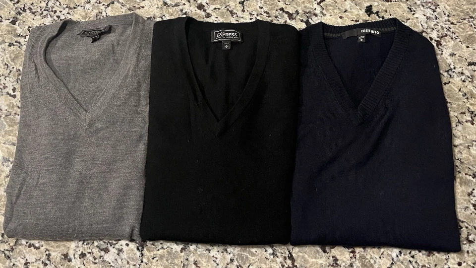Lot Of 3 Men’s Medium Express (& Murano) Merino Wool V-Neck Sweaters Size MED - Imagem 1 de 1