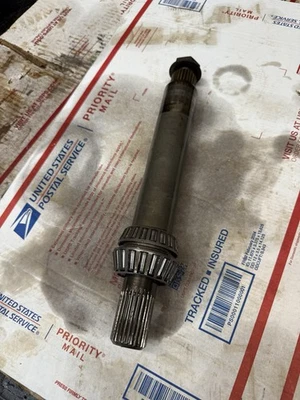 OMC 913868 Genuine OEM Cobra Sterndrive Lower Drive shaft - Image 1 of 4