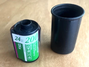 FujiFilm Fuji 200 Speed 24 Belichtungen Farbfilm abgelaufen unbenutzt 35mm - Bild 1 von 5