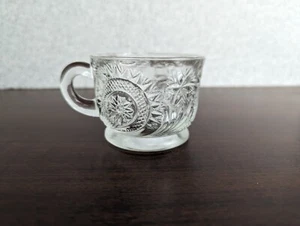 Vintage L E Smith Punch Glass Cup Slewed Horseshoe Radiant Daisy Handle - Picture 1 of 15