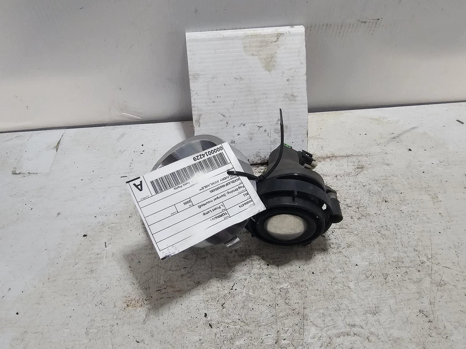 PONTIAC TORRENT L Front Lamp Fog-Driving; (bumper mounted) 06 07 08 09 - Image 1 of 1