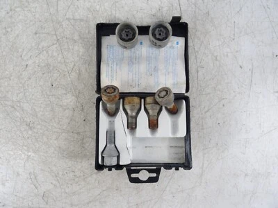 Tuercas y 2 llaves para rueda de bloqueo Fiat 500X 2014-2022 Foto 1 de 3