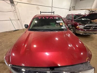 (SOLO PICKUP LOCAL) 17 18 19 20 21 22 23 24 NISSAN TITAN Capó Foto 1 de 4