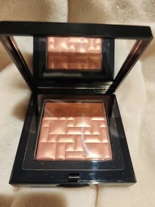 BOBBI MARRONE polvere evidenziativa, SUNSET GLOW, taglia intera 0,28 once - Foto 1 di 3