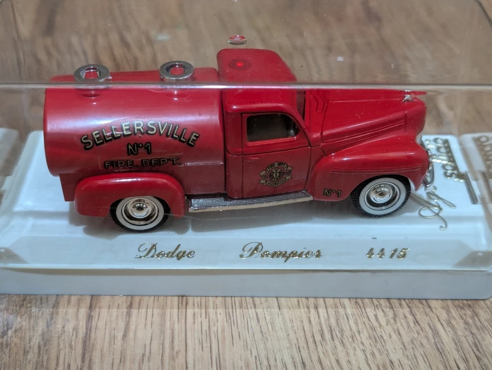 SOLIDO AGE D'OR 4415 'CAMPÓN DE BOMBEROS DODGE POMPIERS SELLERSVILLE' 1:43. Sin usar, en caja Foto 1 de 1