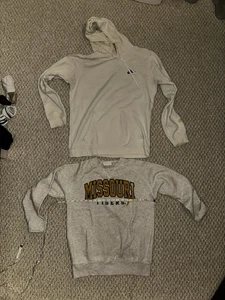 Nike Hoodie (M, fleckig) + Missouri Tigers Sweatshirt mit Rundhalsausschnitt kleines Paket - Bild 1 von 5
