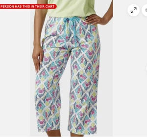 HUE Women’s Printed Knit Capri Pajama Sleep Pants Size M/L - Picture 1 of 4