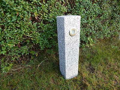 LED Gartenlampe Granit mit Doppelsteckdose IP44 Energiesäule Stele 230 V  - Bild 1 von 4
