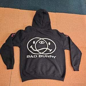 Bad Bunny Pink Flames Tour Hoodie Kapuzenpullover Medium schwarz S3F - Bild 1 von 10